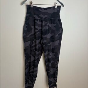 Old Navy Black and Grey Camouflage Leggings High-Waisted Powersoft
